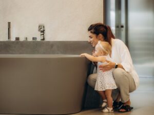 Medidas de seguridad para tu hijo dentro del baño. Mallas Económicas para gatos en Bogotá