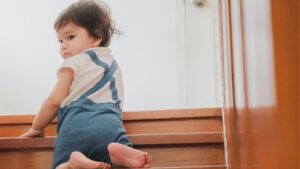 Consejos de seguridad para tu hijo cuando tienes escaleras en tu hogar